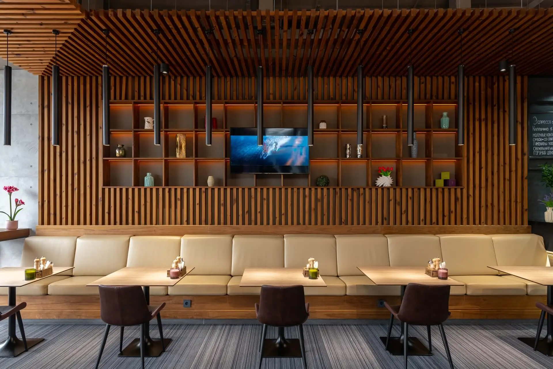 Lunawood-Thermowood-Interior-SHP-Geometry-of-Taste_Vladivostok-Russia_1